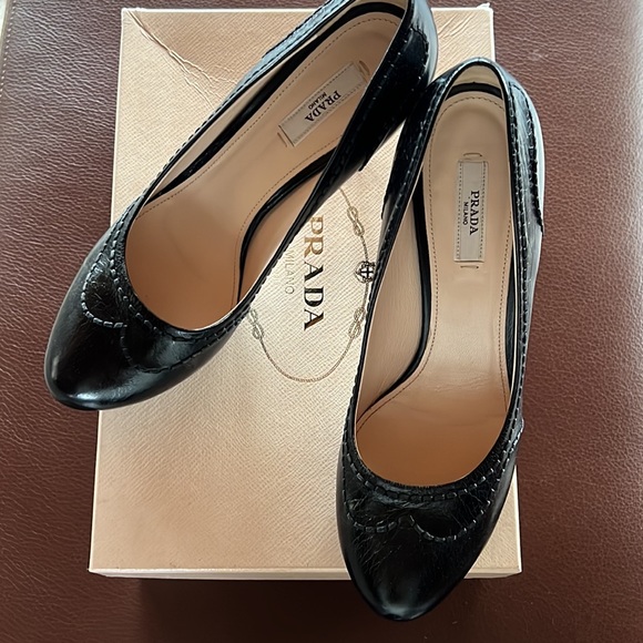 Prada please! - Picture 4 of 4